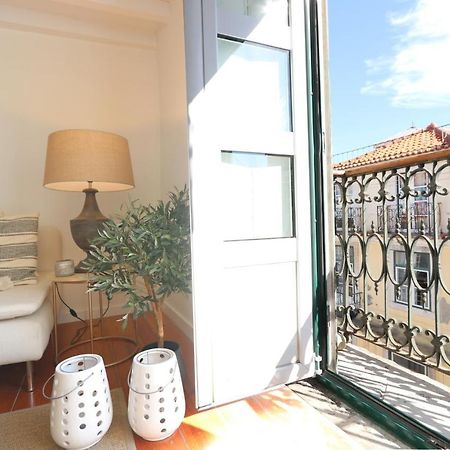 Ferienwohnung Chic Urban Retreat At Downtown With Balcony & Views Lissabon Exterior foto