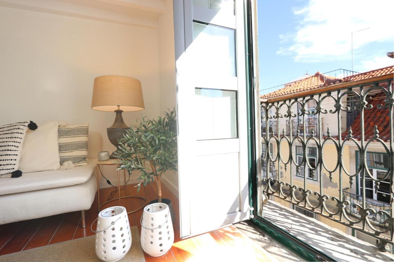 Ferienwohnung Chic Urban Retreat At Downtown With Balcony & Views Lissabon Exterior foto