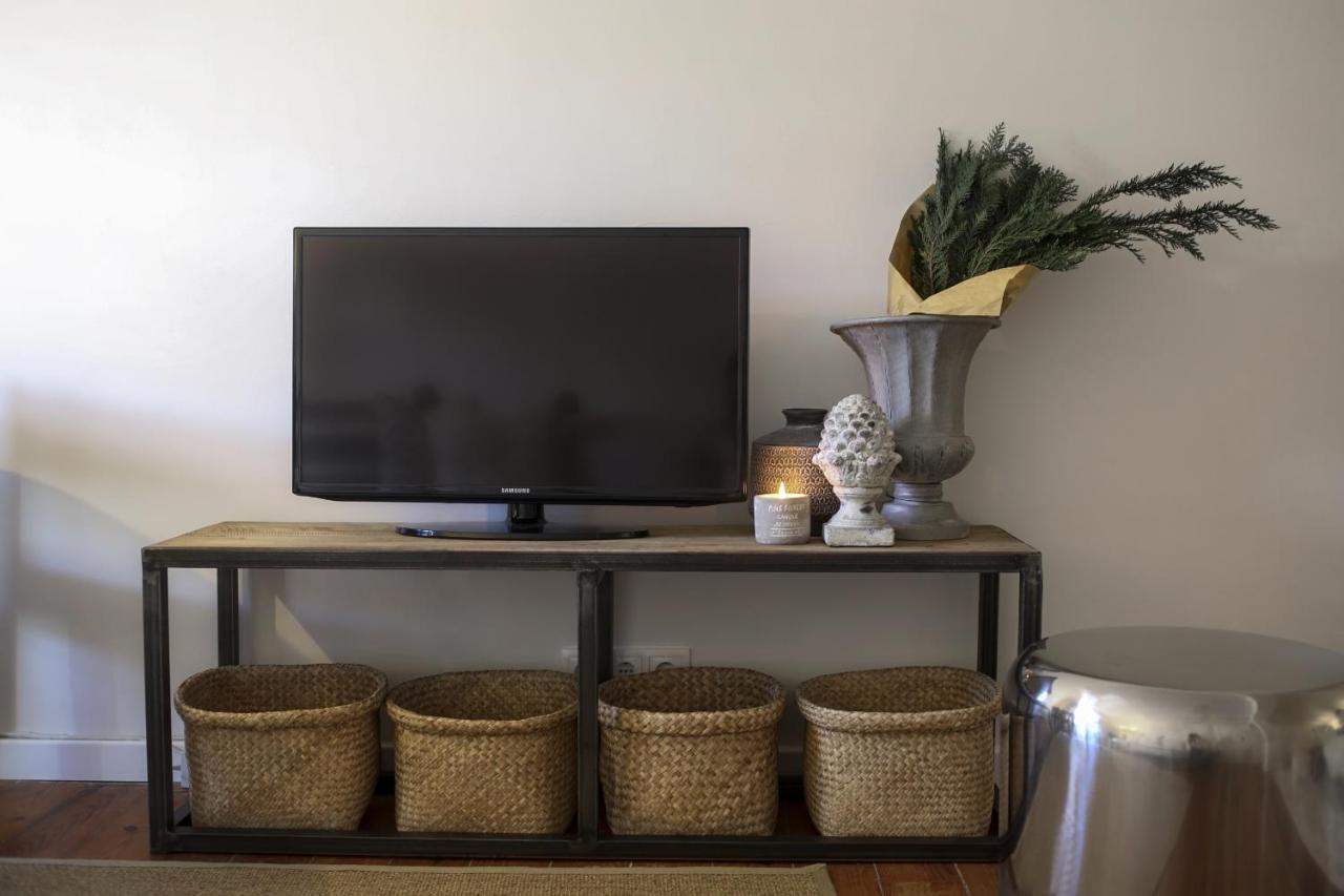 Ferienwohnung Chic Urban Retreat At Downtown With Balcony & Views Lissabon Exterior foto