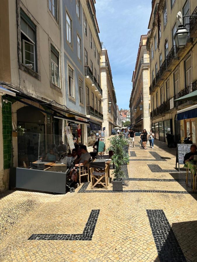 Ferienwohnung Chic Urban Retreat At Downtown With Balcony & Views Lissabon Exterior foto